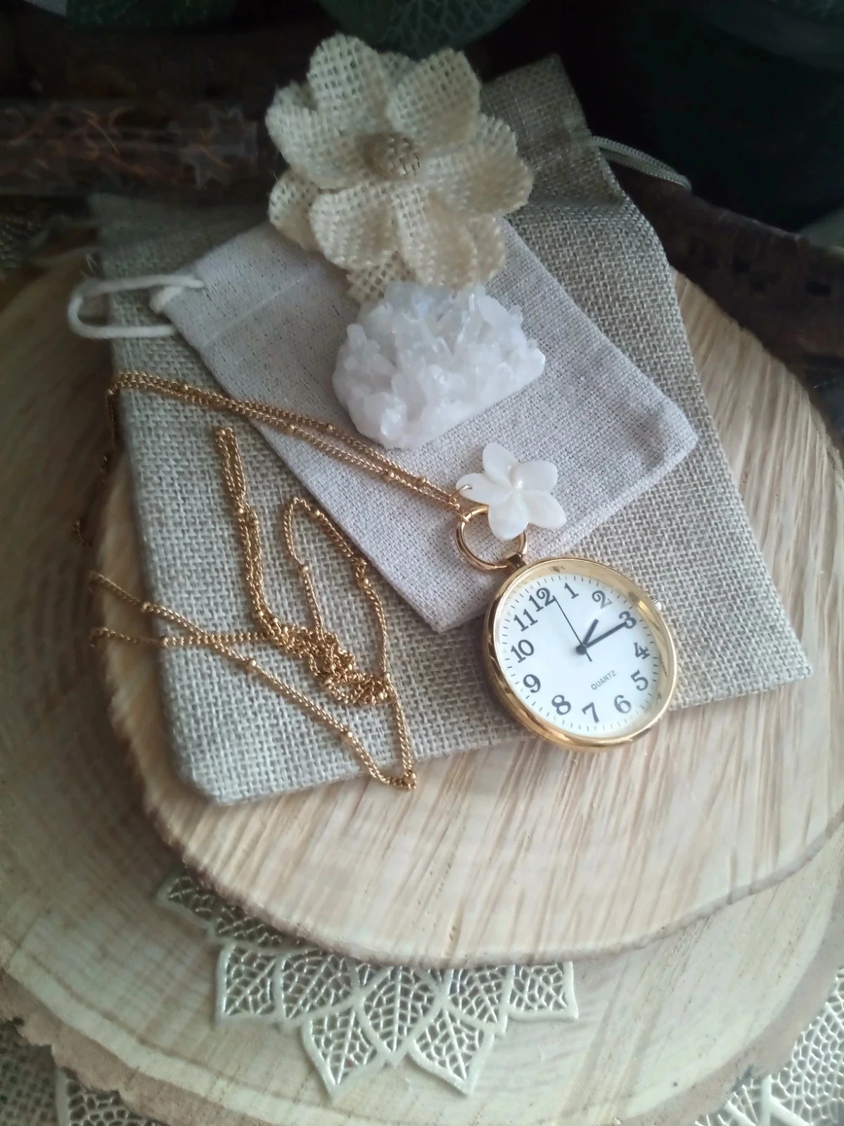 Necklace pendant watch with natural mother-of-pearl flower – photo 3
